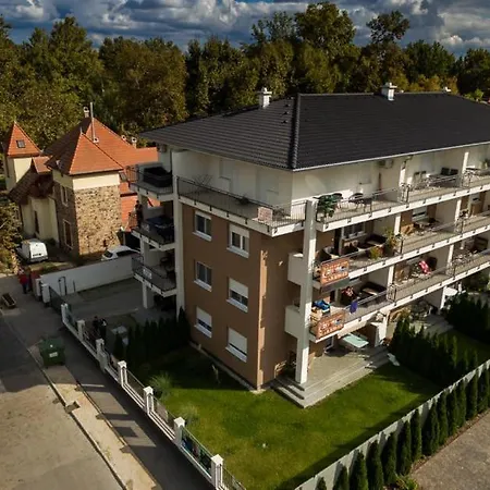 Mirabella Apartment *